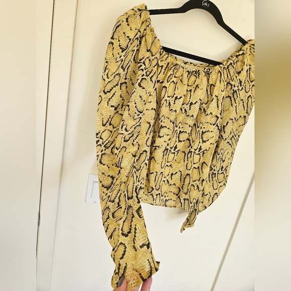 Frame Off the Shoulder Billow Top in Python Multi - Picture 6 of 12